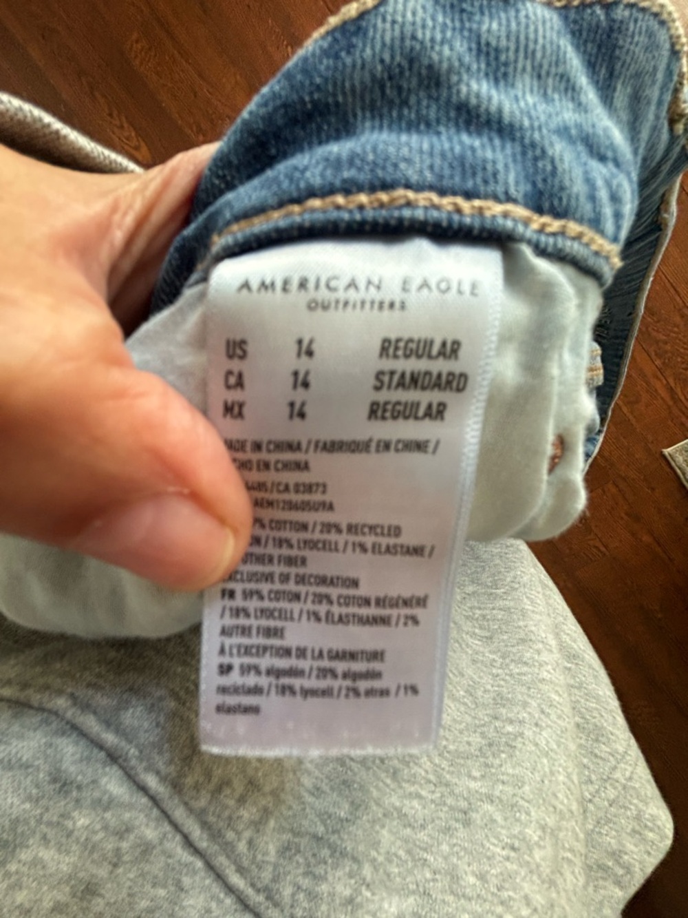 American Eagle Outfitters “super high-rise baggy wide leg” with Frayed Hem - Picture 2 of 6
